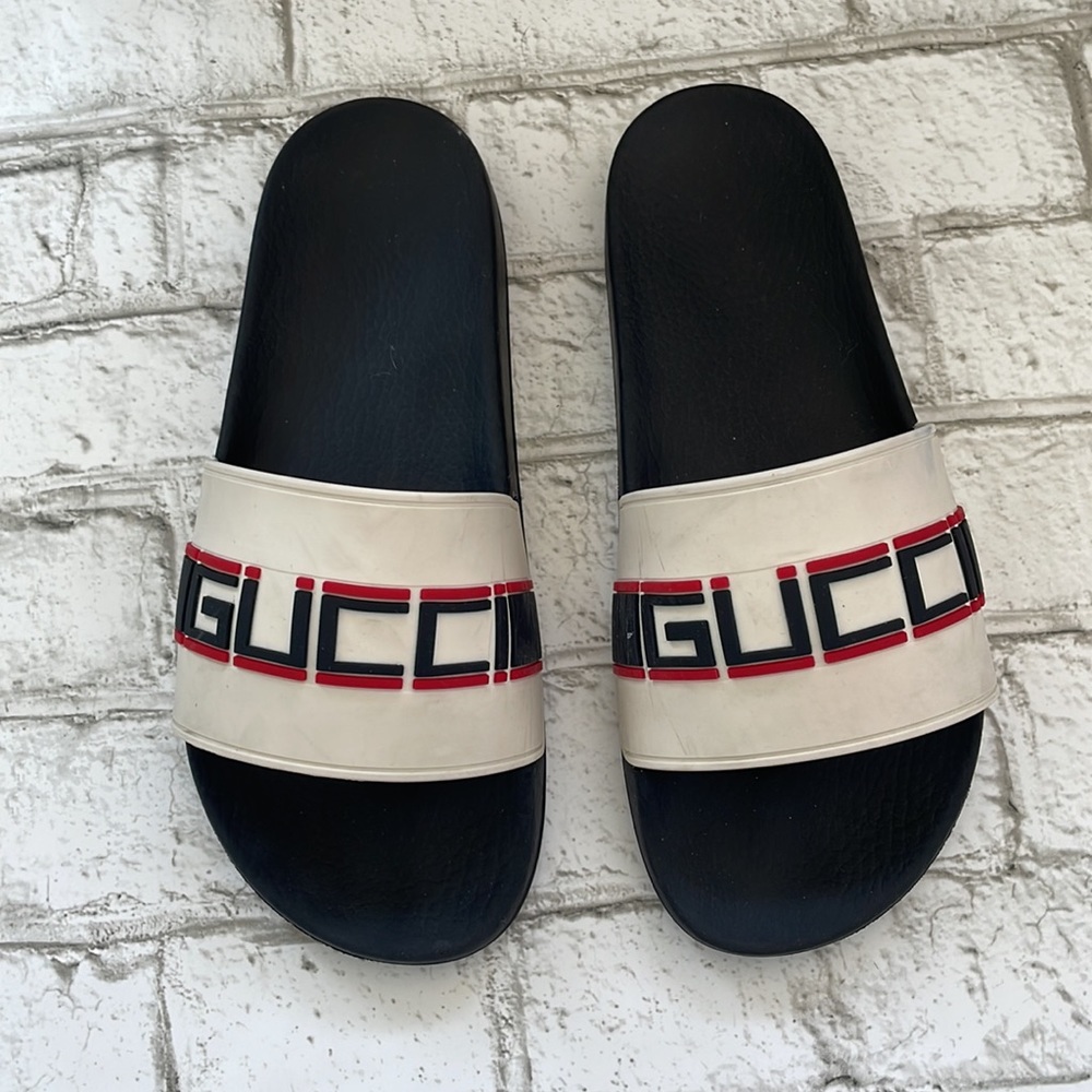 Gucci Pool Sides - Picture 2 of 13